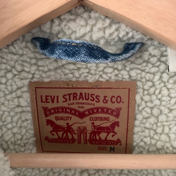 Levi’s original Sherpa trucker jacket - Picture 2 of 5